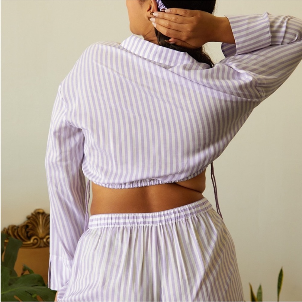 Savage x Fenty Coastal Stripe Woven Voile Sleep Crop
Shirt with Drawstring NWT - Picture 3 of 5